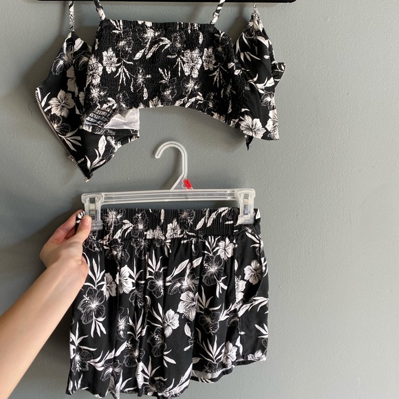 2 piece outfit - Picture 2 of 2